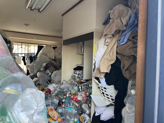 東京都江東区のゴミ屋敷アパート