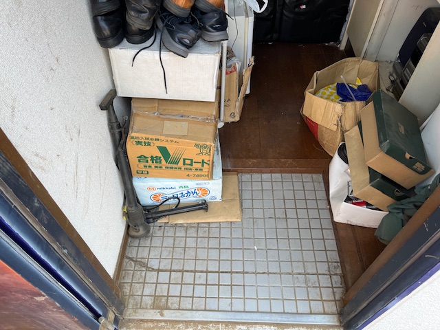 東京都江東区のゴミが片付き靴が脱げるようになった玄関