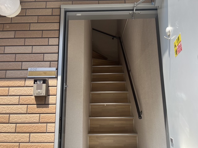 千葉県船橋市 片付けられて綺麗になった階段