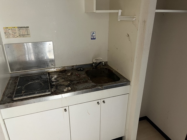 千葉県船橋市 ゴミがなくなり、すっきりと綺麗になったキッチン