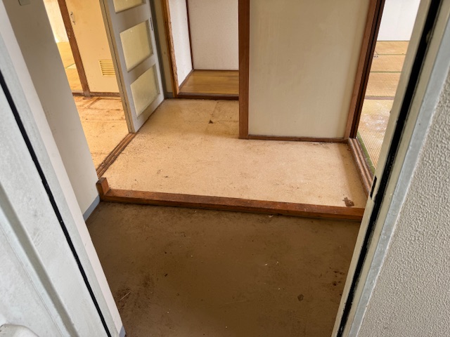 神奈川県横浜市港北区 ゴミが回収されてすっきりと綺麗になった玄関