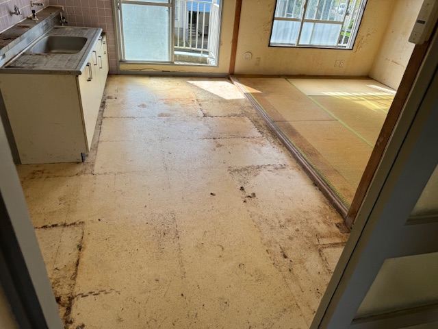 神奈川県横浜市港北区 不用品やゴミが一掃されたダイニング