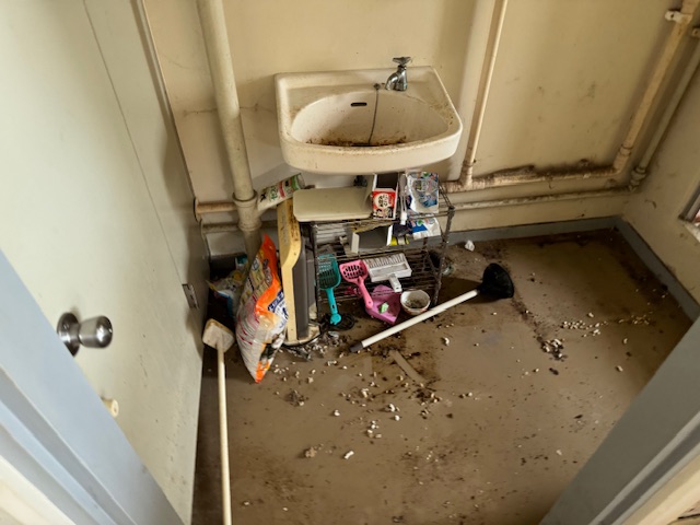 神奈川県横浜市港北区 汚い洗面所