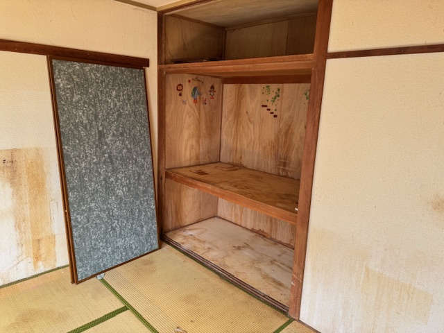 神奈川県横浜市港北区 空っぽになった押し入れ