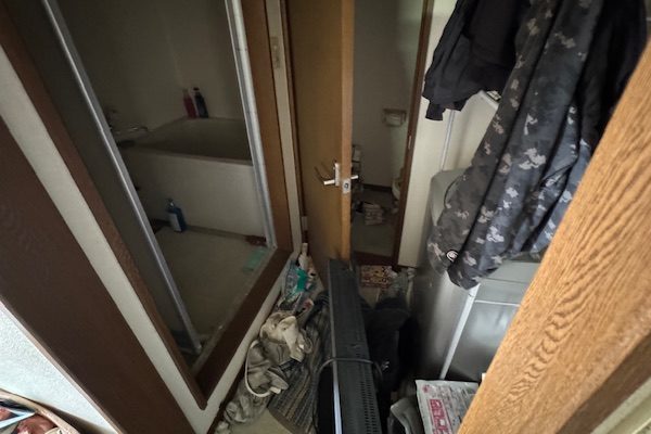 東京都江東区の小物がそのまま残っていた浴室