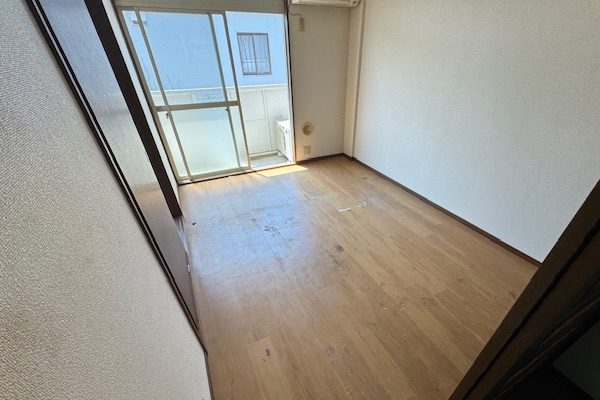 東京都江東区の備品のエアコン以外すべて運び出し終えたお部屋