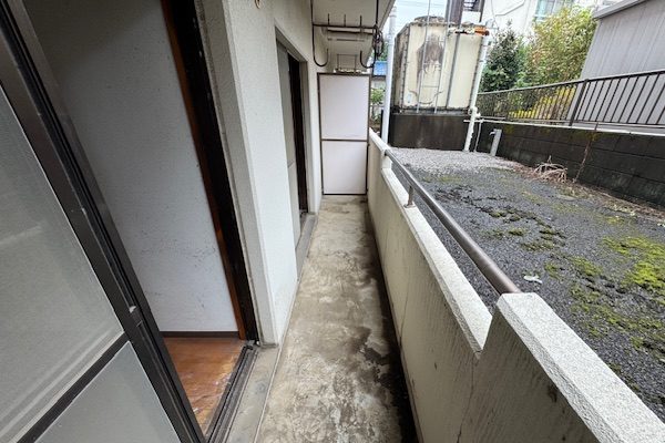 埼玉県さいたま市浦和区の自転車を撤去され広くなったベランダ